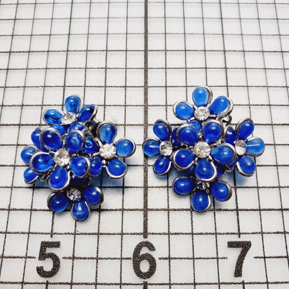 Earrings Clip VTG Coro Blue Thermoset Flower Cluster Rhinestone Silver Tone - Picture 1 of 4